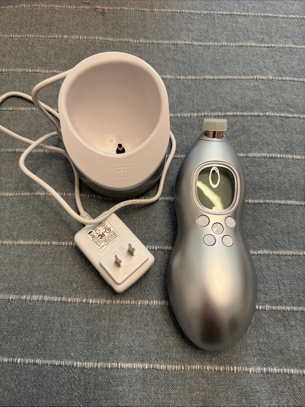 Rodan + Fields MACRO Exfoliator with Charging Base
